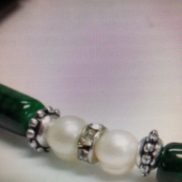 Green glass tube fashion necklace - Picture 4 of 4